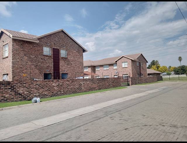 1 BEDROOM APARTMENT FOR SALE IN FAIRLEADS